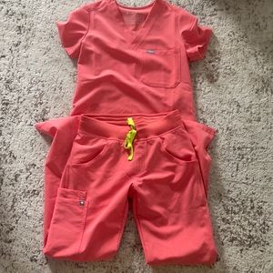 Figs hot coral xxsp set